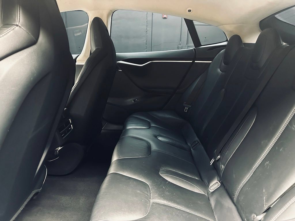 Used 2013 Tesla Model S Performance RWD image 27