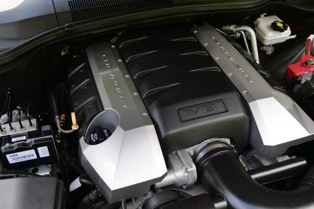 Used 2010 Chevrolet Camaro SS RWD image 12