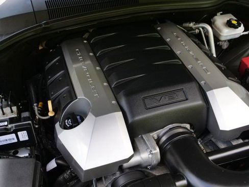 Used 2010 Chevrolet Camaro SS RWD image 12