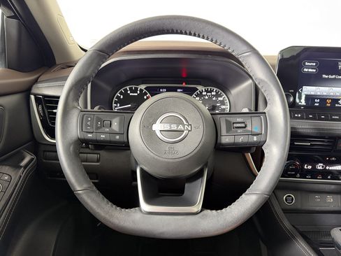 Used 2023 Nissan Rogue SL w/ SL Premium Package FWD image 9