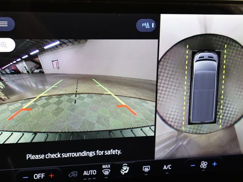 Used 2023 Ford Transit 350 XLT image 29