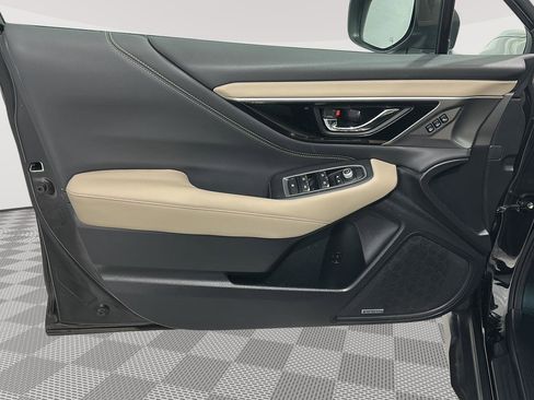 Used 2021 Subaru Outback Limited image 18