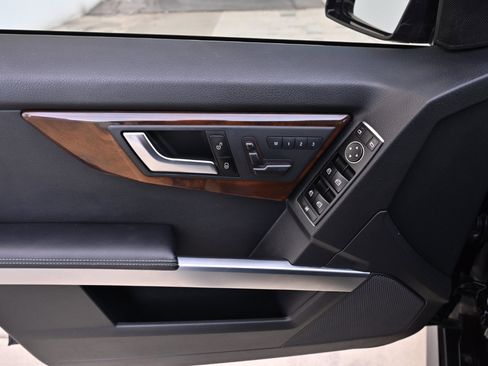 Used 2014 Mercedes-Benz GLK 350 2WD image 22