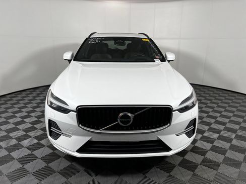 Used 2022 Volvo XC60 B5 Momentum FWD image 2