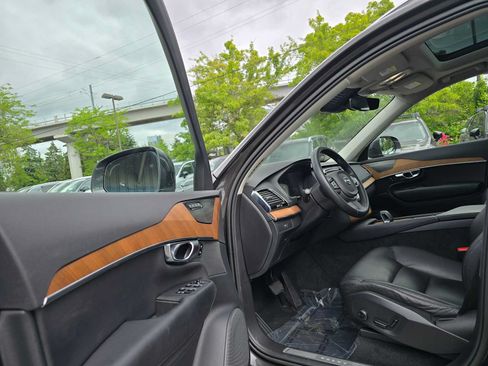 Certified 2023 Volvo XC90 B6 Plus w/ Protection Package Premier AWD/4WD image 20