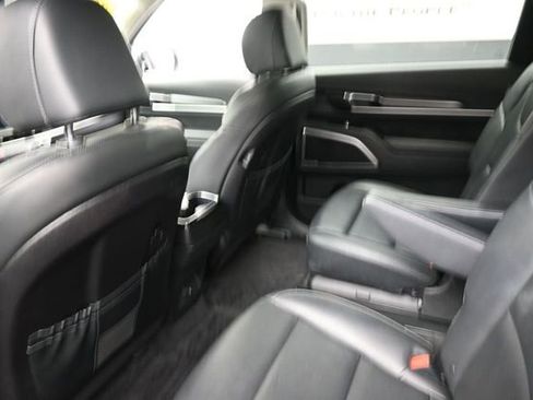 Used 2025 Kia Telluride S FWD image 25