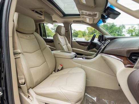 Used 2016 Cadillac Escalade ESV Premium AWD/4WD image 28