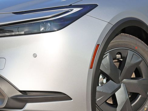 New 2026 Toyota Prius Plug-In Hybrid FWD image 10
