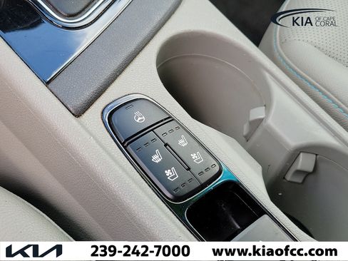 Used 2021 Kia Niro EX Premium FWD image 29