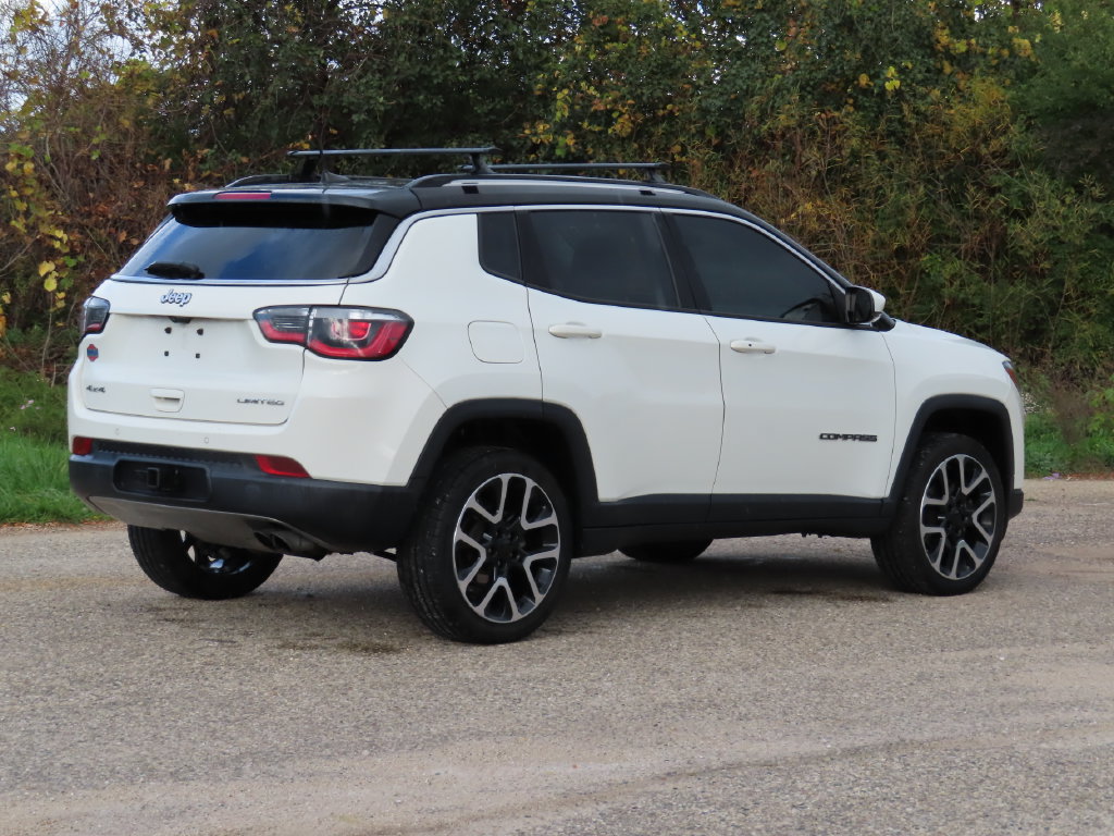 Used 2018 Jeep Compass Limited w/ Navigation Group AWD/4WD image 3