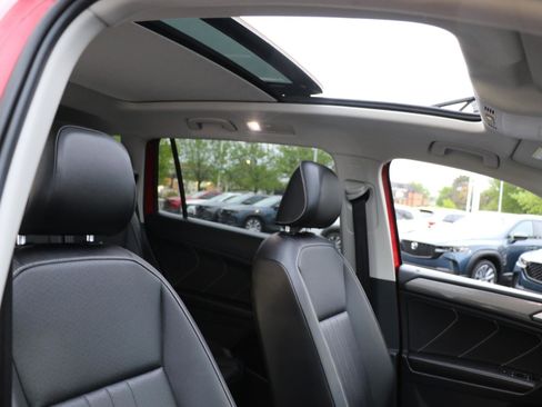 Used 2022 Volkswagen Tiguan SE AWD/4WD image 7