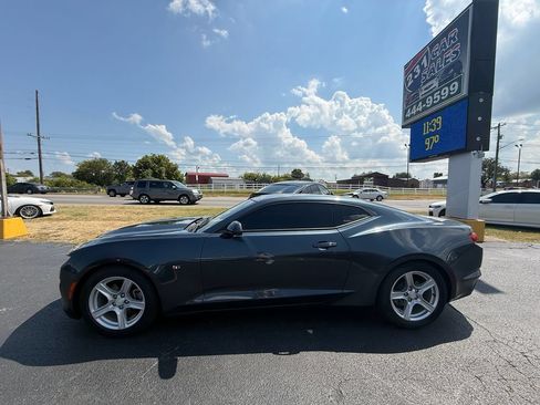 Used 2021 Chevrolet Camaro LT RWD image 7
