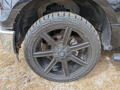 Used 2017 Ford F150 XLT image 11