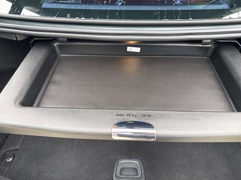 Used 2018 Mercedes-Benz E 300 4MATIC image 8