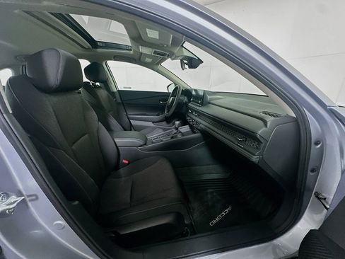 Used 2025 Honda Accord SE image 30