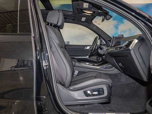 Certified 2025 BMW X7 M60i AWD/4WD image 21