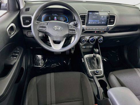 Used 2023 Hyundai Venue SEL FWD image 21