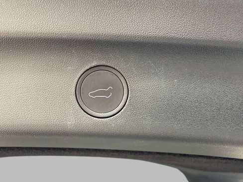 Used 2023 Tesla Model Y Long Range AWD/4WD image 18