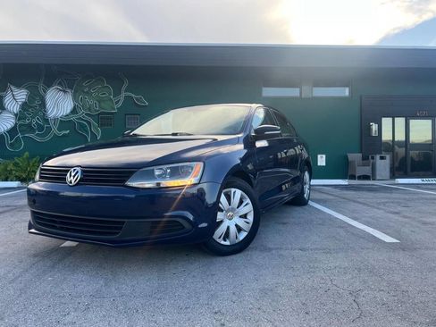 Used 2014 Volkswagen Jetta SE FWD image 2
