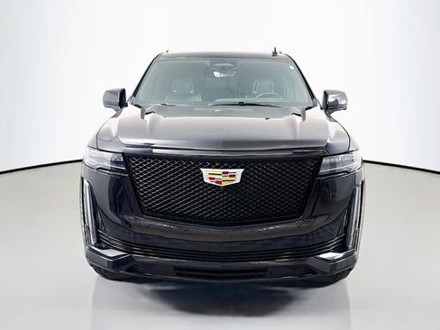 Used 2023 Cadillac Escalade Sport w/ LPO, Illumination Package AWD/4WD image 2