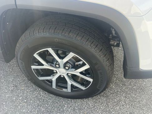 Used 2025 Jeep Grand Cherokee Limited w/ Trailer Tow Package image 7