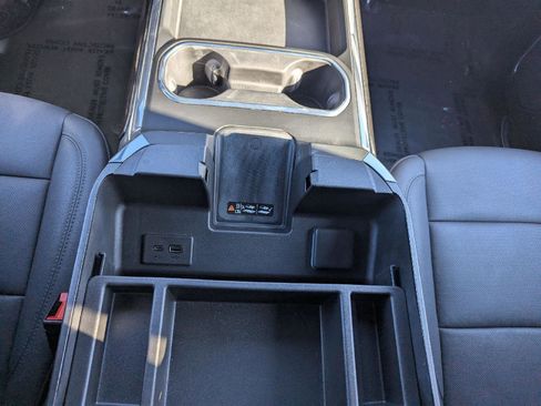 Used 2024 Chevrolet Silverado 2500 LTZ w/ LTZ Convenience Package image 28