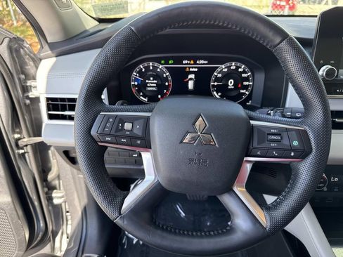 Used 2023 Mitsubishi Outlander SEL image 40