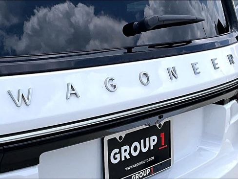 Used 2024 Jeep Wagoneer Series II w/ Flexible Seating Group RWD image 29
