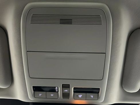 Used 2024 MAZDA CX-90 Plug-In Hybrid w/ Premium Pkg image 17