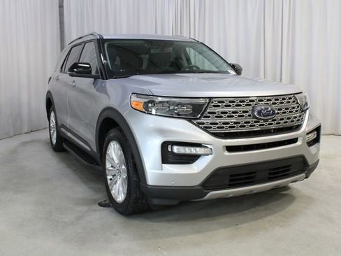 Used 2021 Ford Explorer Limited w/ Equipment Group 301A AWD/4WD image 38