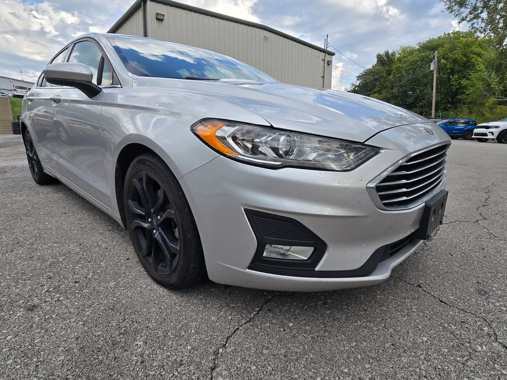 Used 2019 Ford Fusion SE w/ Equipment Group 151A FWD image 10