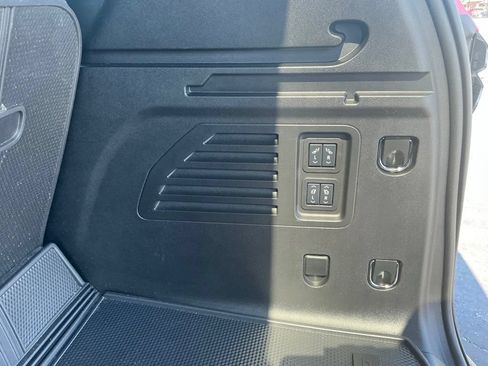 Used 2026 Chevrolet Traverse High Country w/ LPO, Floor Liner Package FWD image 31