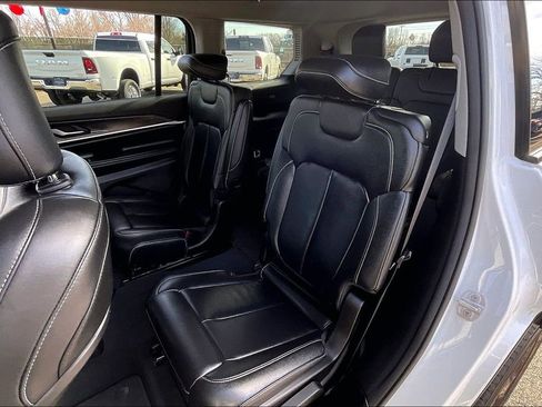 Used 2023 Jeep Grand Cherokee L Limited w/ Black Appearance Package image 23