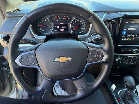 Used 2023 Chevrolet Traverse LT w/ LT Premium Package AWD/4WD image 16