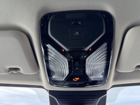 Used 2024 BMW X7 xDrive40i image 32