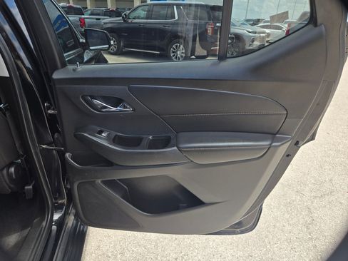 Used 2019 Chevrolet Traverse LT FWD image 24