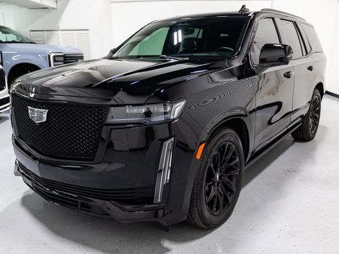 Used 2023 Cadillac Escalade Sport Platinum w/ LPO, ONYX Package AWD/4WD image 3