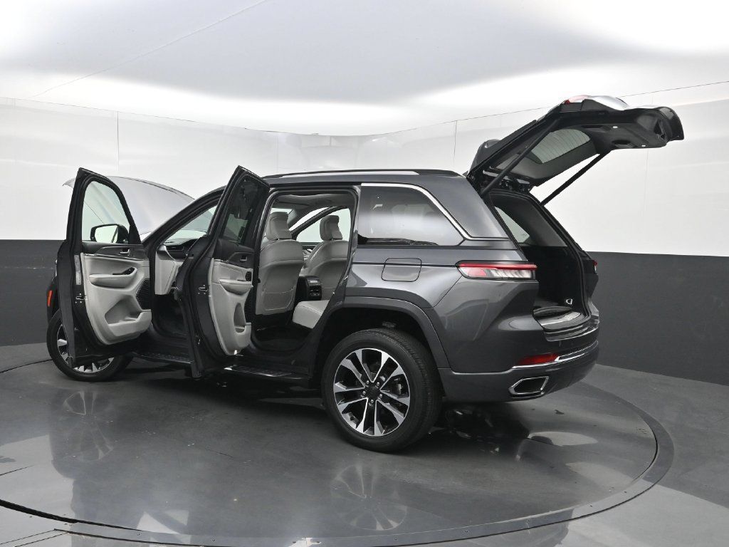 Used 2022 Jeep Grand Cherokee Overland w/ Luxury Tech Group IV RWD image 46