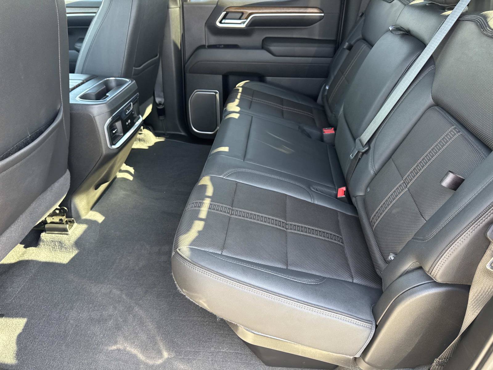 Used 2022 Chevrolet Silverado 1500 High Country w/ Technology Package AWD/4WD image 27