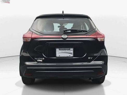Used 2024 Nissan Kicks SV image 8