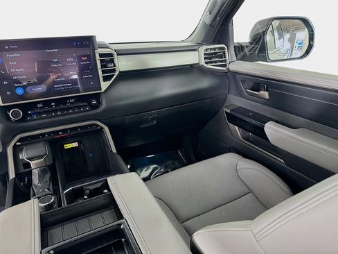 Used 2025 Toyota Tundra Limited image 25