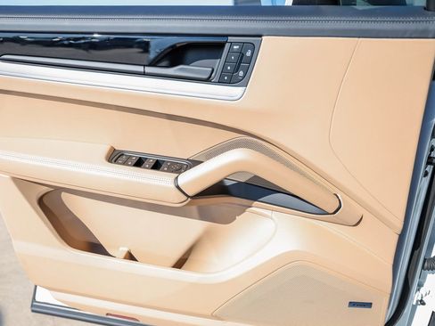 New 2025 Porsche Cayenne E-Hybrid Coupe image 23