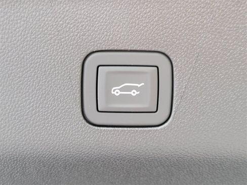 New 2025 Chevrolet Suburban High Country image 31