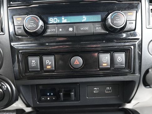 Used 2021 Nissan Titan PRO-4X w/ Pro-4x Convenience Package image 25