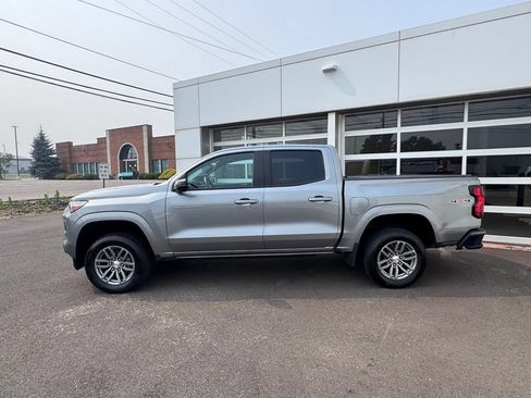 Used 2024 Chevrolet Colorado LT w/ Advanced Trailering Package AWD/4WD image 2