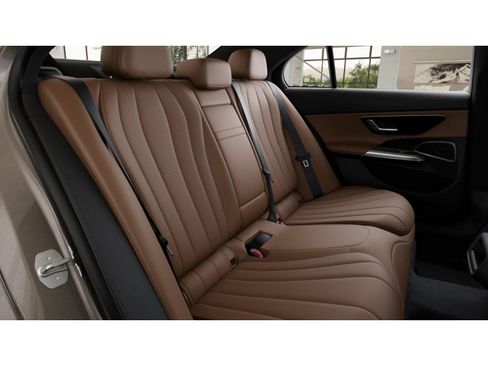 New 2026 Mercedes-Benz E 350 4MATIC Sedan image 6