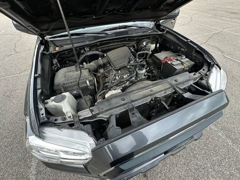 Used 2022 Toyota Tacoma SR5 RWD image 31