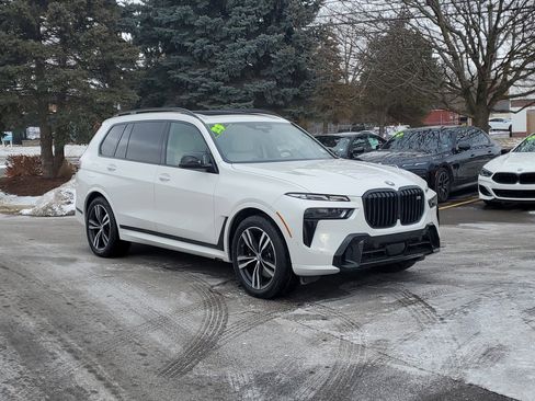 Certified 2025 BMW X7 M60i image 4