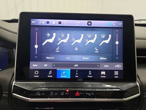 Used 2024 Jeep Compass Limited w/ High Altitude Package image 30