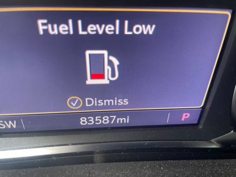 Used 2023 GMC Terrain SLT w/ Infotainment Package II AWD/4WD image 16